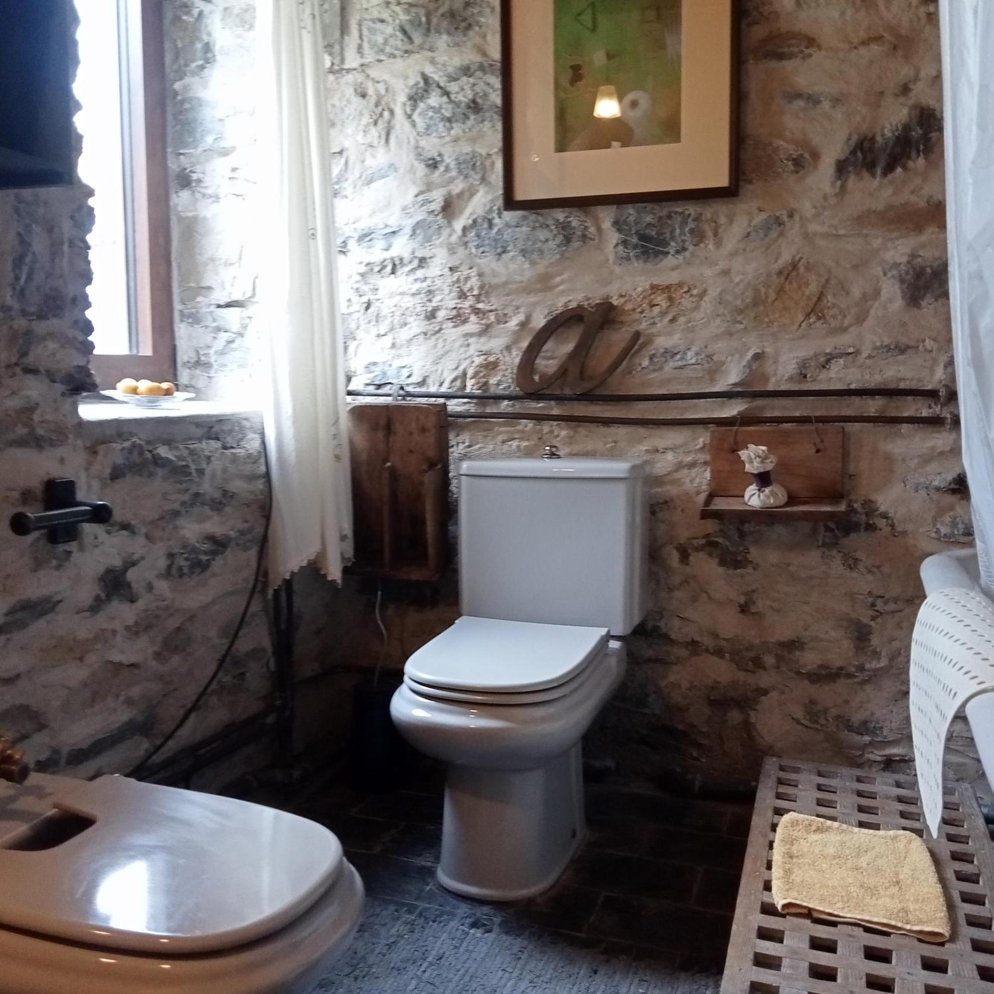 Suite En Cuadra Pajar, Casa Rural Hoz de Jaca Exterior foto