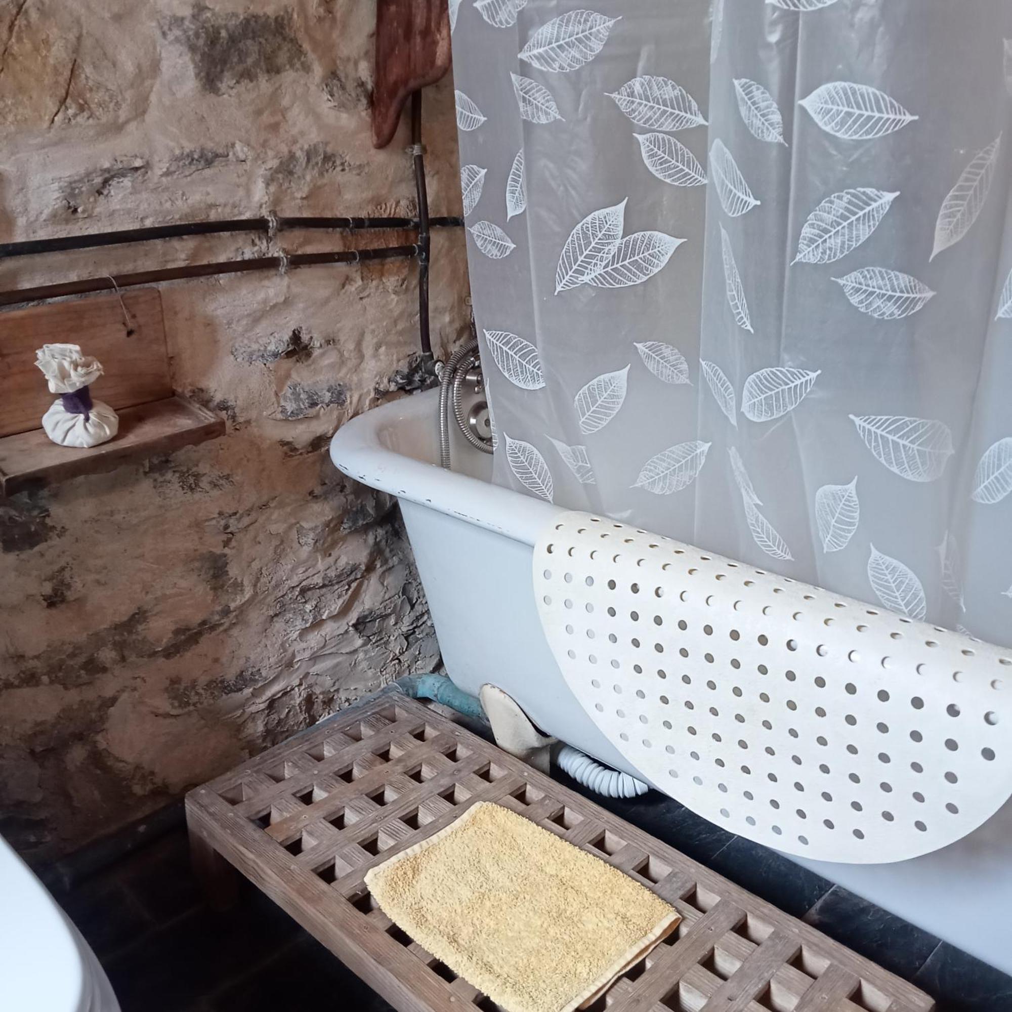 Suite En Cuadra Pajar, Casa Rural Hoz de Jaca Exterior foto